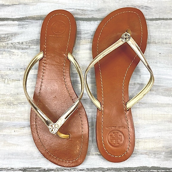 Tory Burch Shoes - Tory Burch Abitha Pale Gold Leather Metallic Flip Flop Thong Sandal 9M